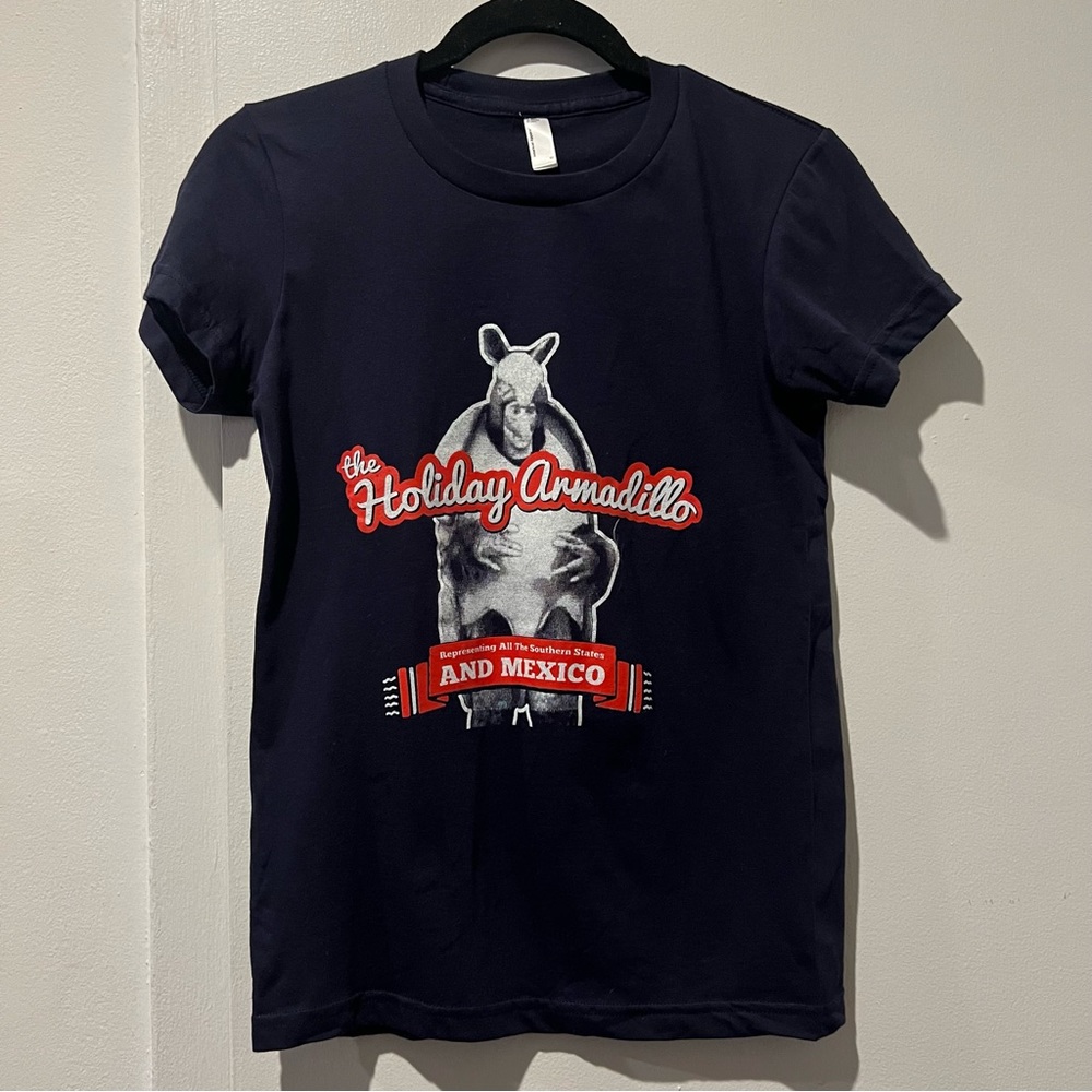 American Apparel navy FRIENDS T-shirt Tee The Holiday Armadillo M Medium Ross